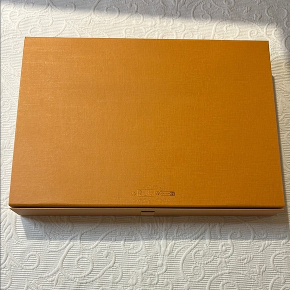Louis Vuitton Signature Orange Box - Picture 5 of 7